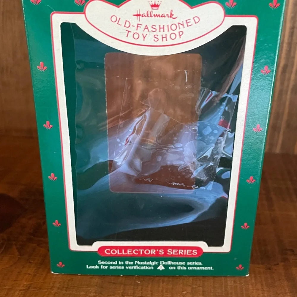 Hallmark Collector's Series 1985 ~ 2nd in Series Nostalgic Dollhouse ~ Toy Shop